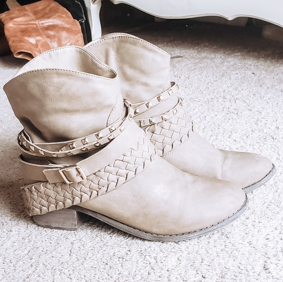 Francesca's Collections Shoes - Francesca's booties
